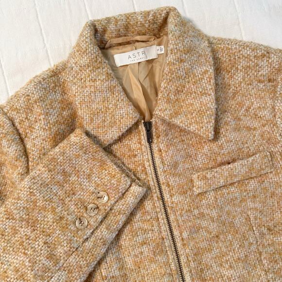 NWT ASTR The Label Lindsay Cropped Jacket YELLOW Sz SMALL $124‎ MSRP - Picture 2 of 11